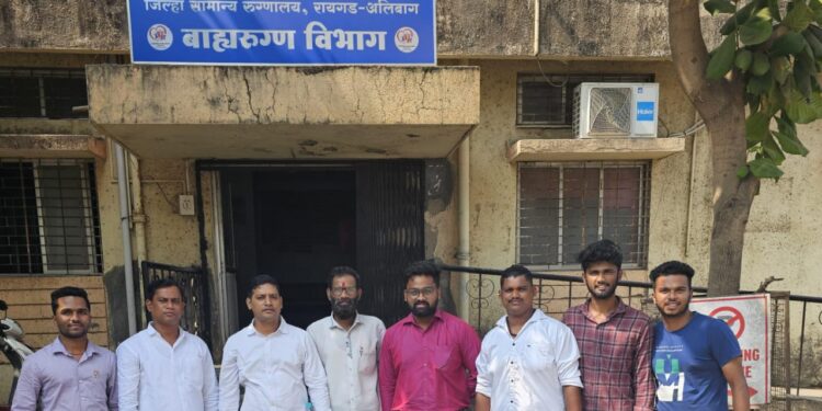 रुग्णालयाच्या कारभाराचा दिव्यांगांना भुर्दंड