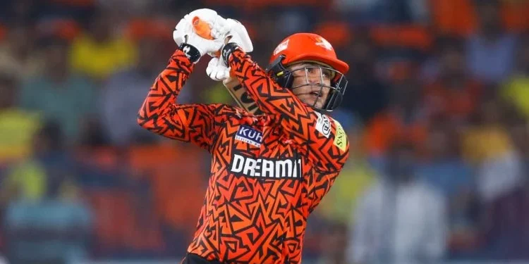 अभिषेकने मोडला गेल-नरेनचा विक्रम