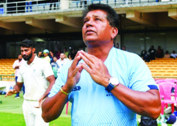 प्रशिक्षकाला आणखी एक संधी