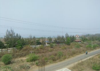 रेल्वे भूसंपादन मोजणीला शेतकर्‍यांचा विरोध