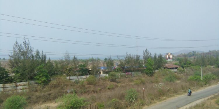 रेल्वे भूसंपादन मोजणीला शेतकर्‍यांचा विरोध