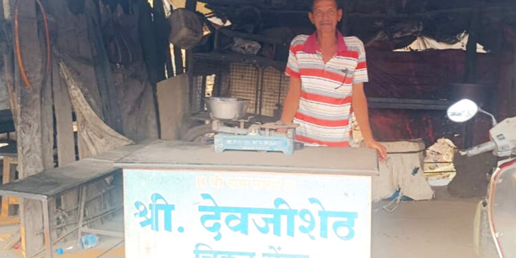 चिकनचे दर वाढल्याने खवय्यांची पाठ