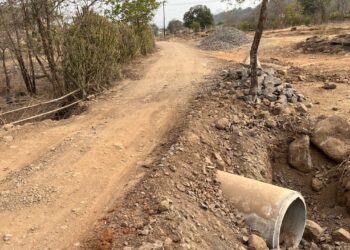 भेरव आवंढे कामथेकरवाडी रस्त्याचे काम निकृष्ट