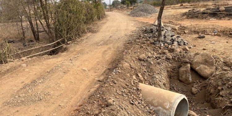 भेरव आवंढे कामथेकरवाडी रस्त्याचे काम निकृष्ट