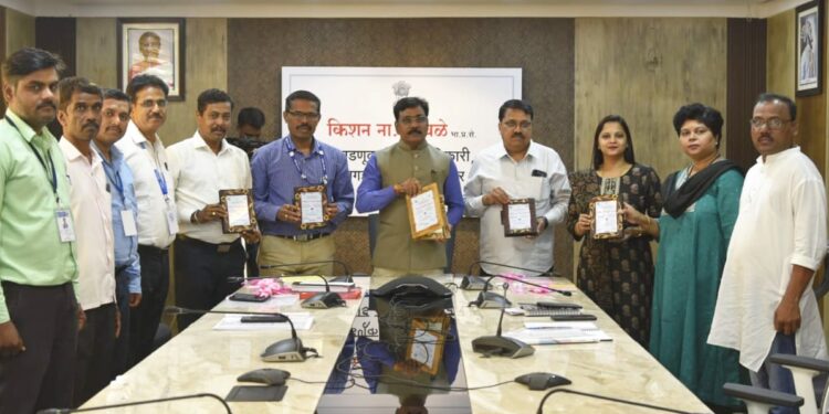 मतदार जनजागृतीसाठी गीतमाला सिडीचे प्रकाशन