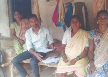 आदिवासींना भकास करणारा विकास