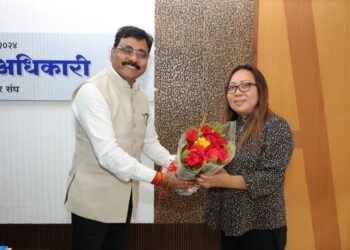 निवडणूक निरीक्षक मतदार संघात दाखल