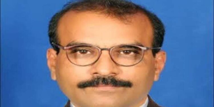 सुधीर पुराणिक यांचे निधन