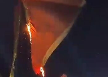 बारणेंच्या रॅली दरम्यान झेंड्याला आग