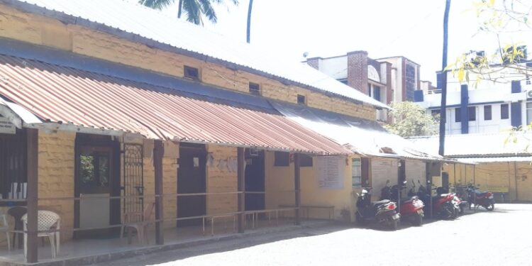 प्रतिज्ञापत्र नोंदणीसाठी सर्वसामान्यांची फरपट