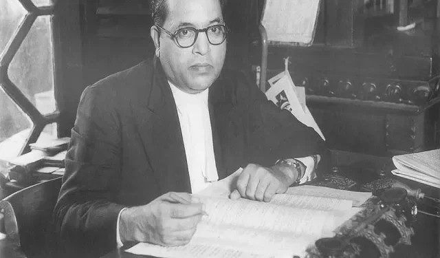 जयंतीनिमित्त महामानवाला अभिवादन