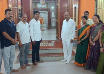 अनंत गीते यांचे नांदगावच्या सिद्धिविनायकाला साकडे