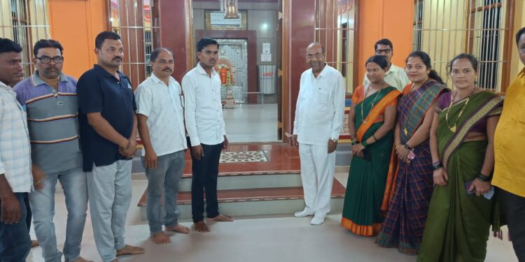 अनंत गीते यांचे नांदगावच्या सिद्धिविनायकाला साकडे