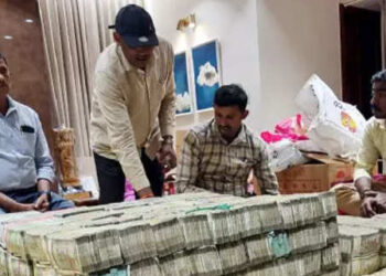 निवडणुकीत पैशांचा पाऊस; रोज 100 कोटींची जप्ती