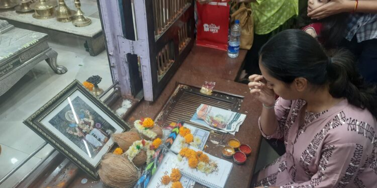 मापुस्कर यांच्या चित्रपटाचा मुहूर्त