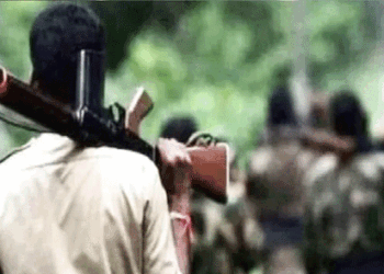 निवडणुकीच्या पार्श्वभूमीवर पोलिसांची मोठी कारवाई; आतापर्यंत बारा नक्षलवादी ठार