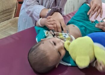 कुपोषित बालकांची तपासणी