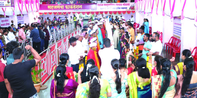 सामुदायिक विवाह सोहळा संपन्न