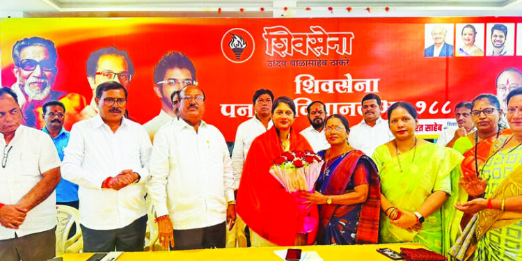 लीना गरड, मधु पाटील यांचा जाहीर सत्कार