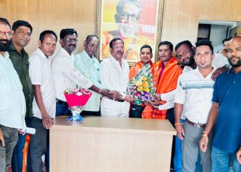 मनसेच्या कार्यकर्त्यांचा ठाकरे गटात प्रवेश