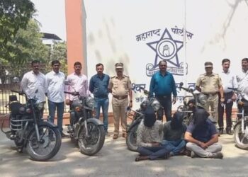 दुचाकी चोरणार्‍या टोळीला खांदेश्‍वर पोलिसांनी केले अटक