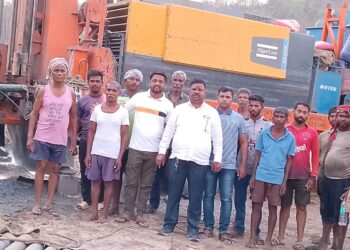 पाणीटंचाई भागात बोअरवेल