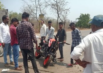 कशेळे येथे दुचाकीला टेम्पोची धडक