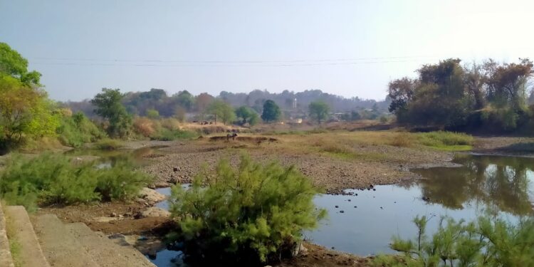 धरणाचे सर्वेक्षण रखडले