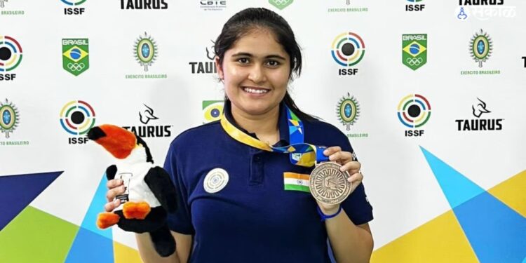 पलकचा अचूक लक्ष्यवेध