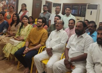 कॉलनी फोरमचे पदाधिकारी मातोश्रीवर