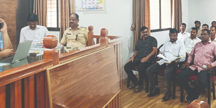 कांदळेपाडा ग्रामस्थांचा गाव बंदीचा एकमुखी ठराव