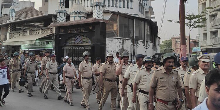 पनवेल शहरात पोलिसांचे रुट मार्च