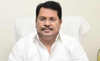 शिंदेंचे आमदार ठाकरेंच्या संपर्कात