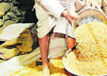 रास्त धान्यापासून आदिवासींची उपासमार