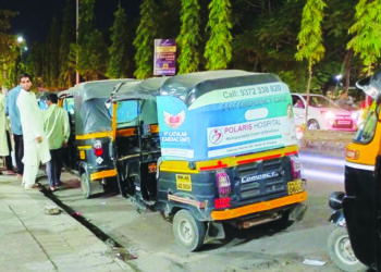 वाहतूक शाखेचा रिक्षाचालकांवर कारवाई