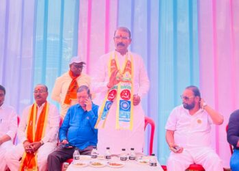 गावोगावी संजोग वाघेरे यांचे उत्स्फूर्त स्वागत