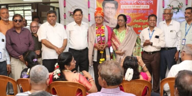 सतीश तुपे सेवानिवृत्त