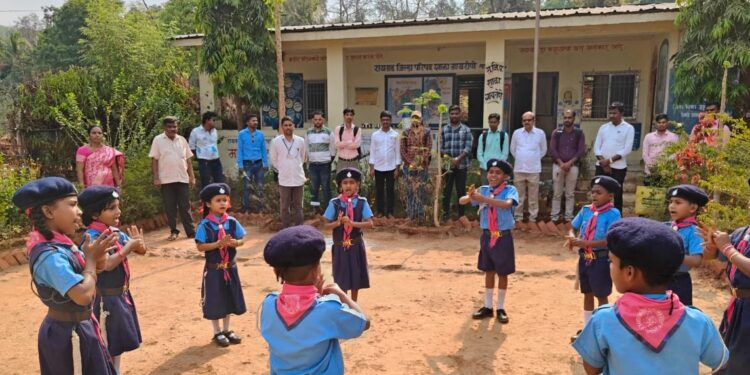 चिखलप केंद्राचा अभ्यास दौरा