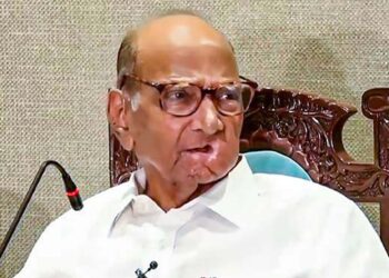 देशाला हुकूमशाहीकडे नेण्याची वाटचाल