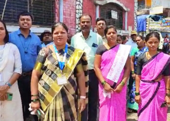 अंगणवाडी सेविकांची पथनाट्याद्वारे मतदान जनजागृती