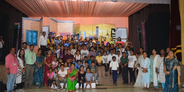 ‘अलबत्या गलबत्या’ नाटकाला उत्तम प्रतिसाद