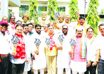 महाविकास आघाडीच्या प्रचारार्थ गाव बैठकांचा धडाका