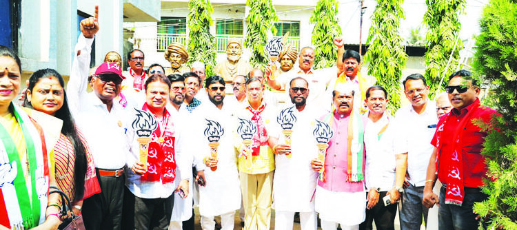 महाविकास आघाडीच्या प्रचारार्थ गाव बैठकांचा धडाका