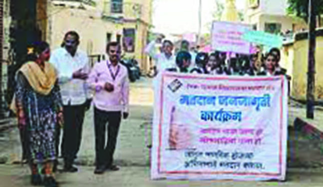 स्थलांतरित मतदारांची नेत्यांकडून मनधरणी