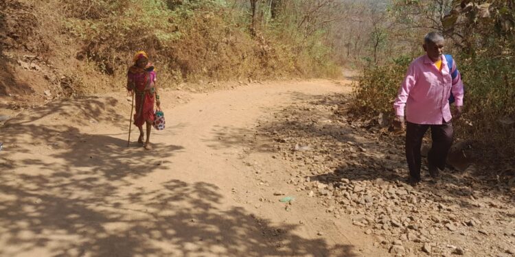 खा. बारणेंनी बनवलेला पहिला रस्ता डांबरीकरणाच्या प्रतीक्षेत