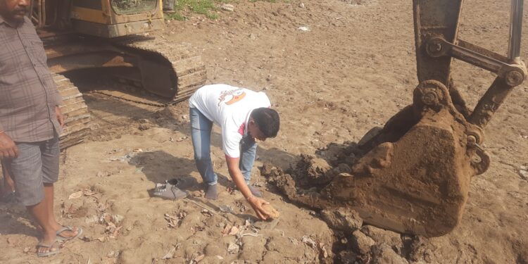 खारीतील तलावाचे खोलीकरण