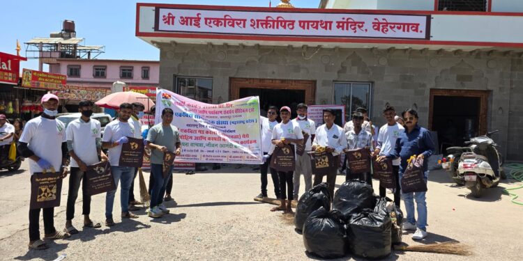 कार्ला गडावर स्वच्छता मोहीम