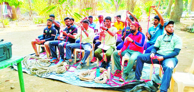 तरुणांनी घेतले आपत्ती व्यवस्थापनाचे धडे