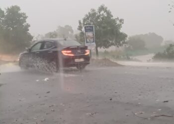 कर्जत तालुक्यात वादळी वार्‍यासह पाऊस आणि गारपीट