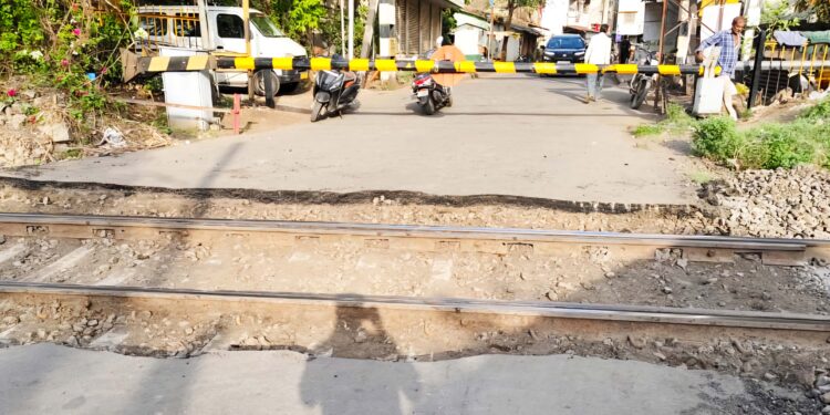 दुरुस्तीच्या कामासाठी नेरळ फाटक बंद